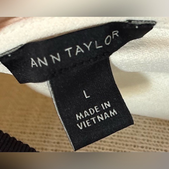Ann Taylor Cream Blouse with adjustable straps Elegant Bow V-Neck Women's L - Picture 3 of 3
